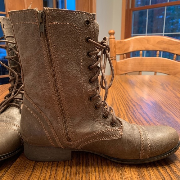 STEVE Madden Boots, size 8-8.5 - Picture 5 of 15